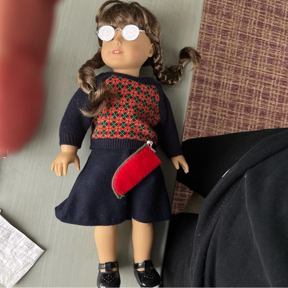 Molly American Girl Doll w/glasses - Picture 2 of 6